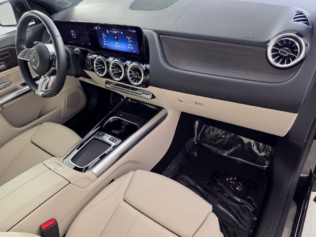 Certified 2025 Mercedes-Benz GLA 250 image 30