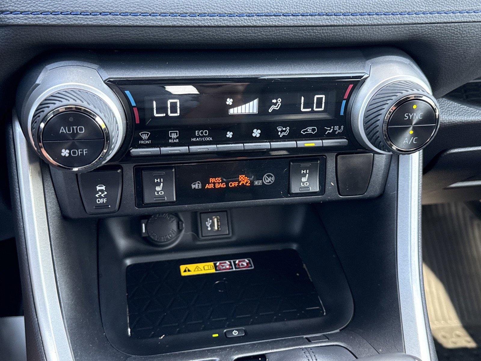 Used 2023 Toyota RAV4 XSE AWD/4WD image 30