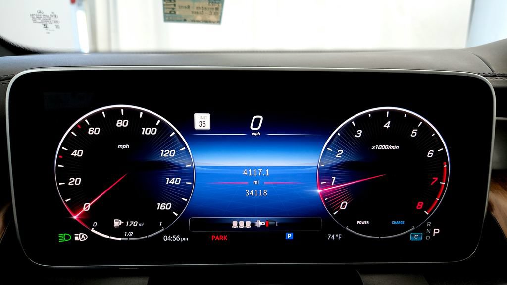 Used 2023 Mercedes-Benz GLC 300 4MATIC image 27
