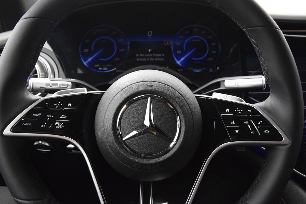 New 2026 Mercedes-Benz EQS 550 4MATIC SUV image 23