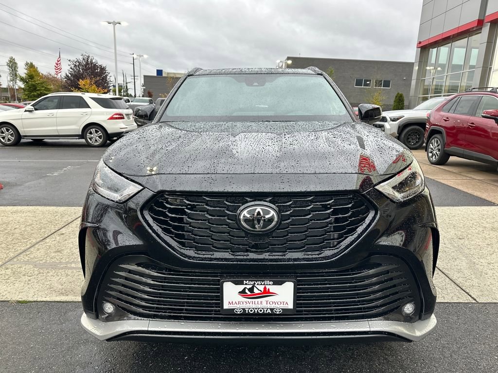 New 2025 Toyota Highlander XSE image 8