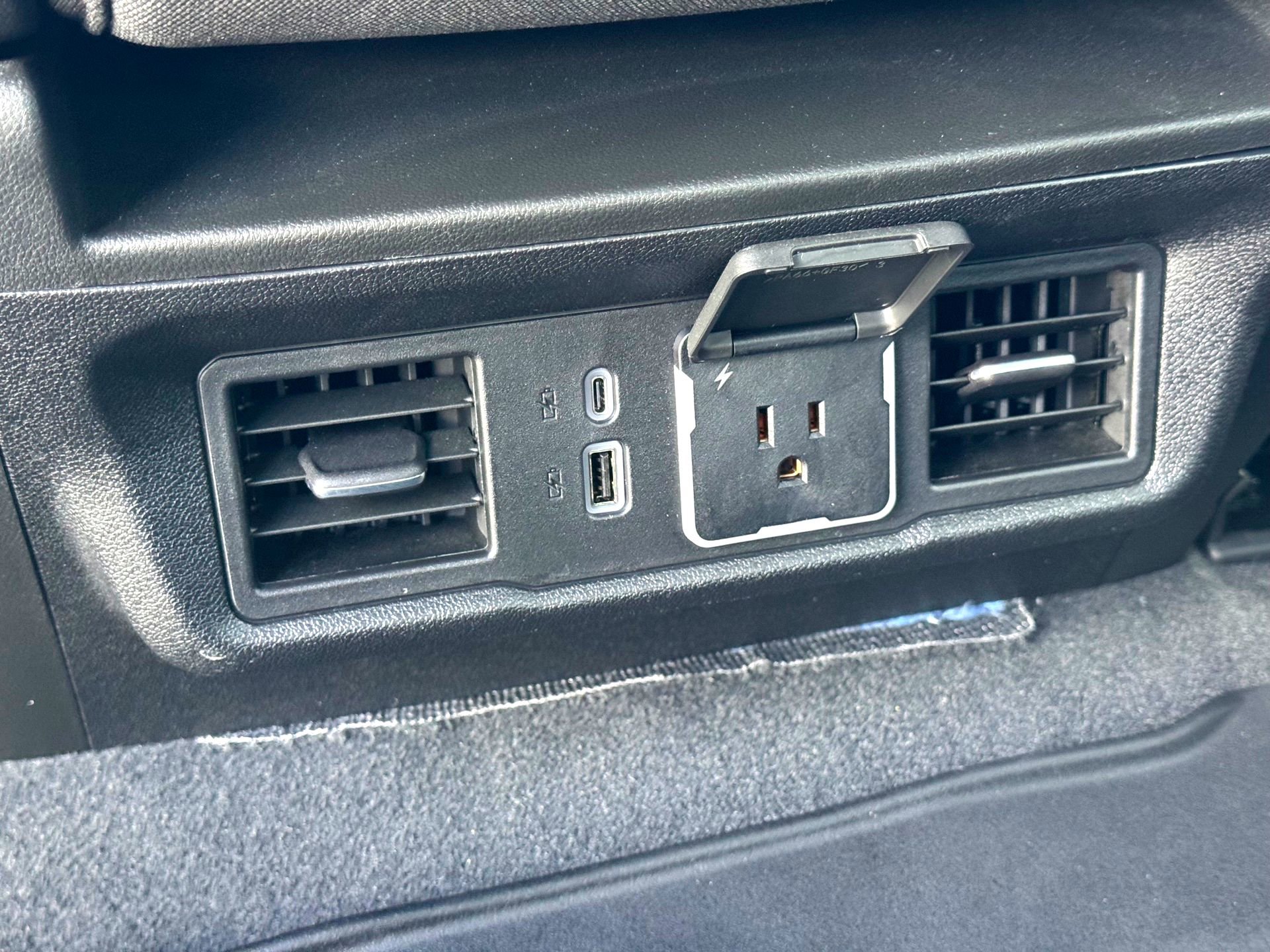 Used 2025 Chevrolet Silverado 1500 RST image 19