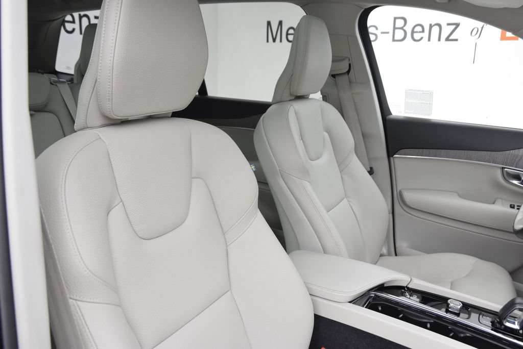 Used 2023 Volvo XC90 B5 Plus w/ Protection Package Premier AWD/4WD image 16
