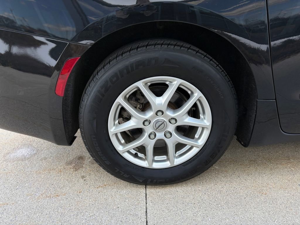 Used 2022 Chrysler Voyager LX image 29