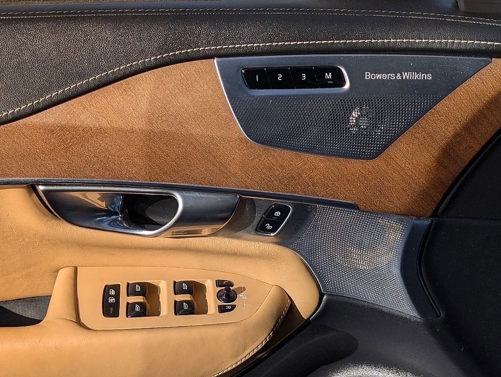 Used 2017 Volvo XC90 T6 Inscription w/ Vision Package image 28