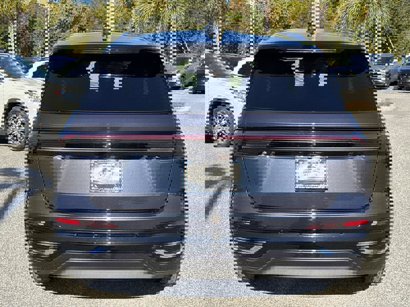 Used 2024 Lincoln Nautilus Reserve image 4