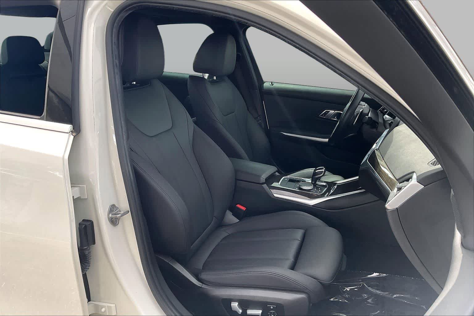 Used 2019 BMW 330i Sedan w/ Premium Package RWD image 9