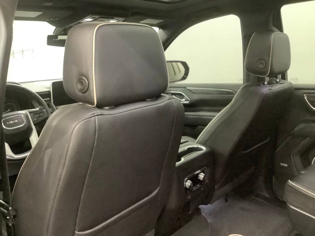 Used 2021 GMC Yukon SLT w/ SLT Luxury Package image 9