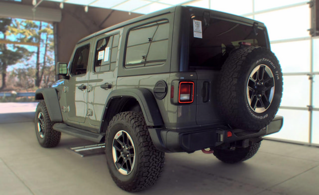 Used 2021 Jeep Wrangler Unlimited Rubicon w/ Dual Top Group AWD/4WD image 11