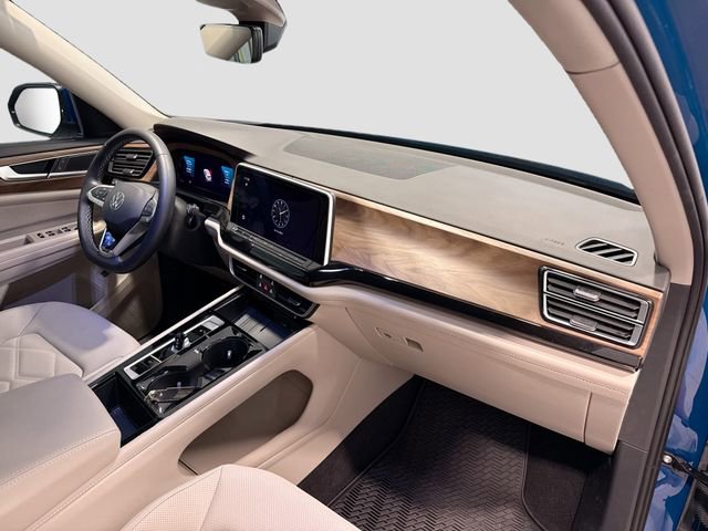 Used 2025 Volkswagen Atlas SE image 23