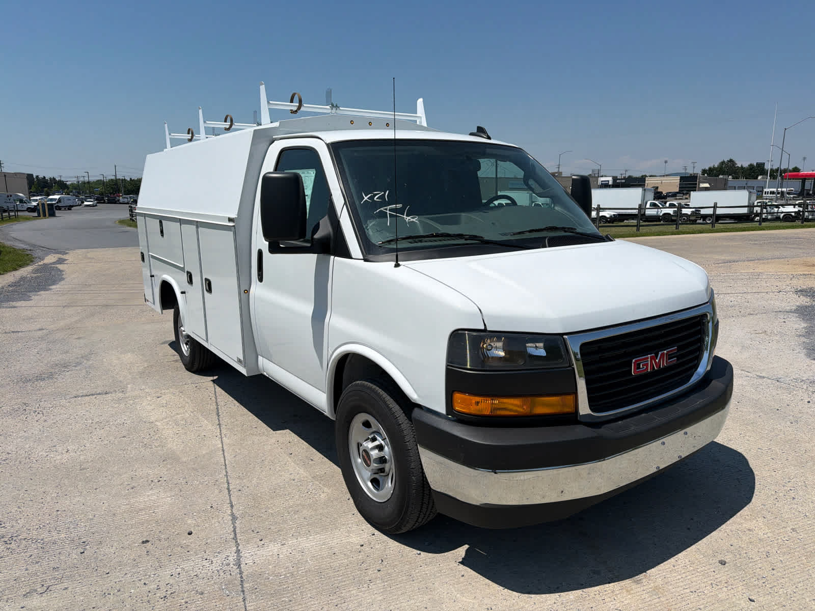 New 2025 GMC Savana 3500 w/ Power Convenience Package RWD video 2
