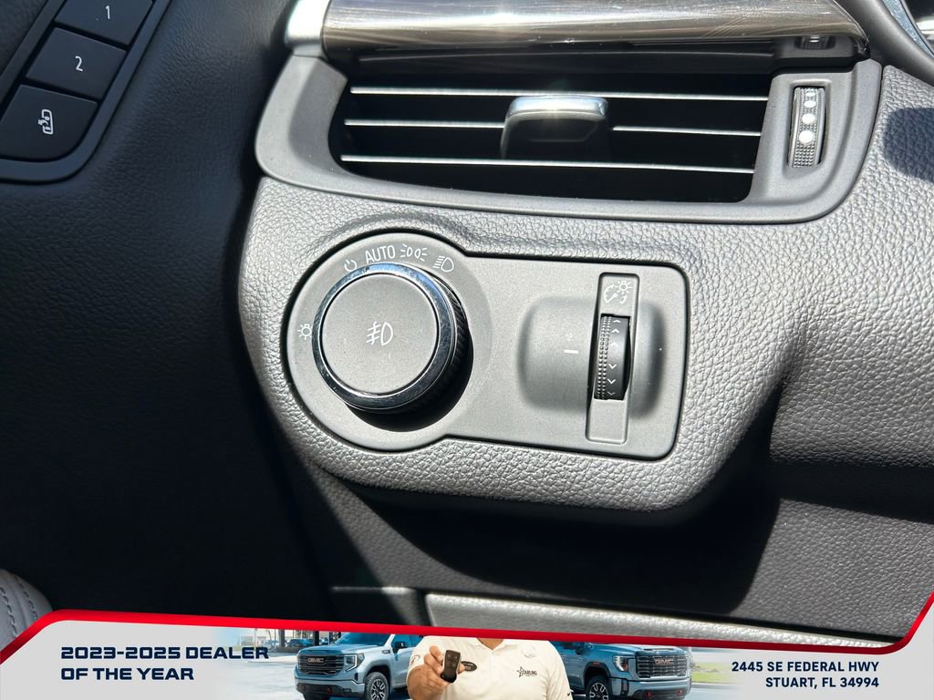 Used 2020 Buick Envision Essence w/ Experience Buick Package image 26