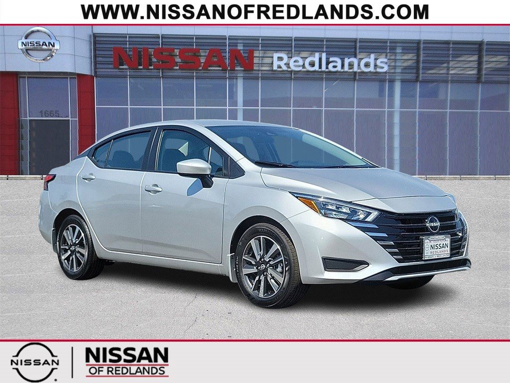 New 2025 Nissan Versa SV w/ Trunk Package