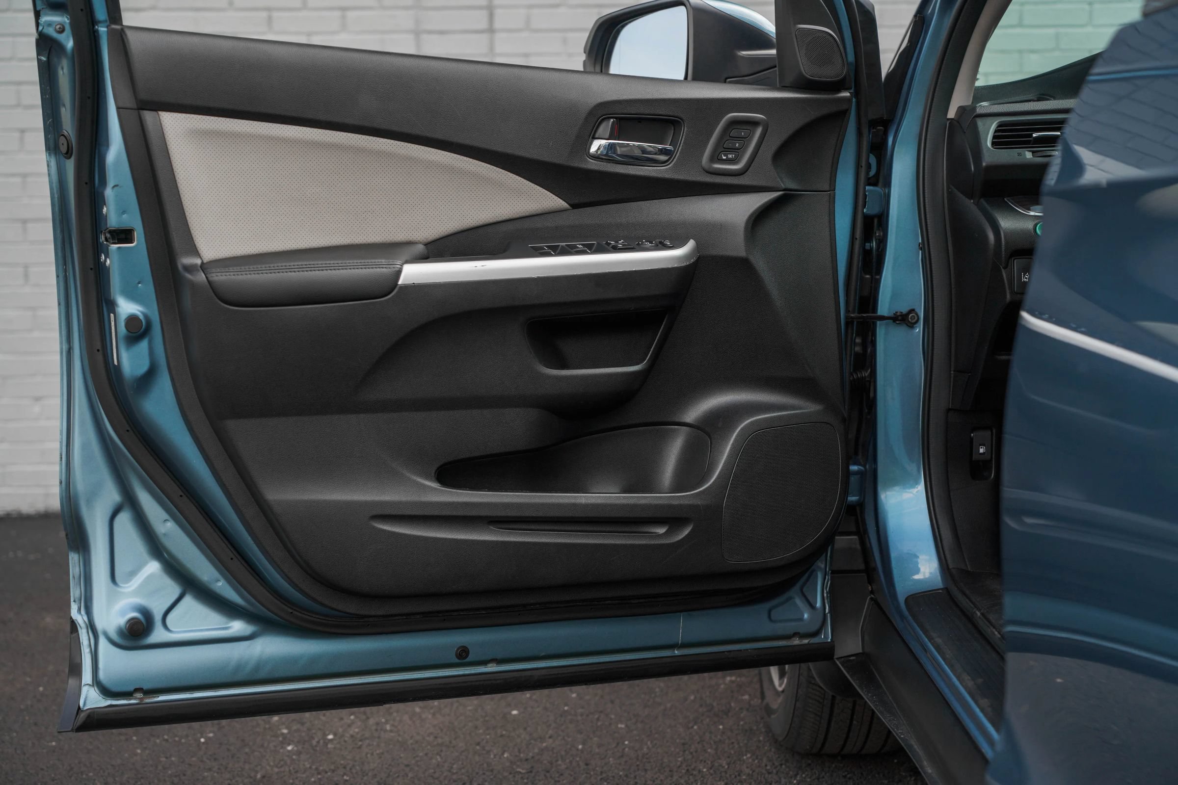 Used 2015 Honda CR-V Touring image 9