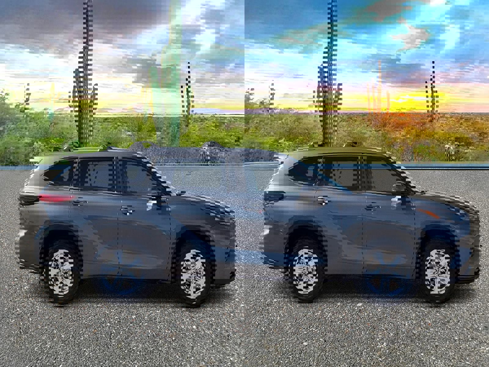 Used 2023 Toyota Highlander LE image 6