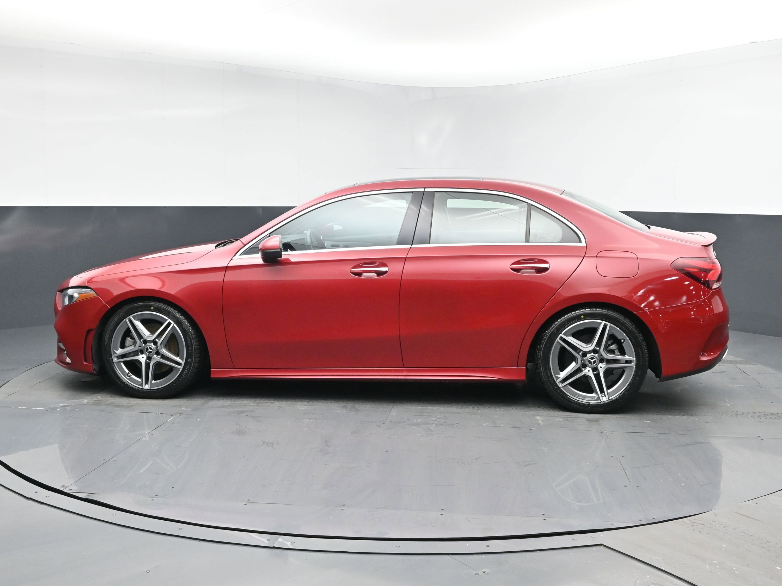 Used 2021 Mercedes-Benz A 220 4MATIC w/ AMG Line image 4