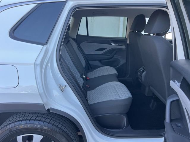 Certified 2025 Volkswagen Tiguan S image 27