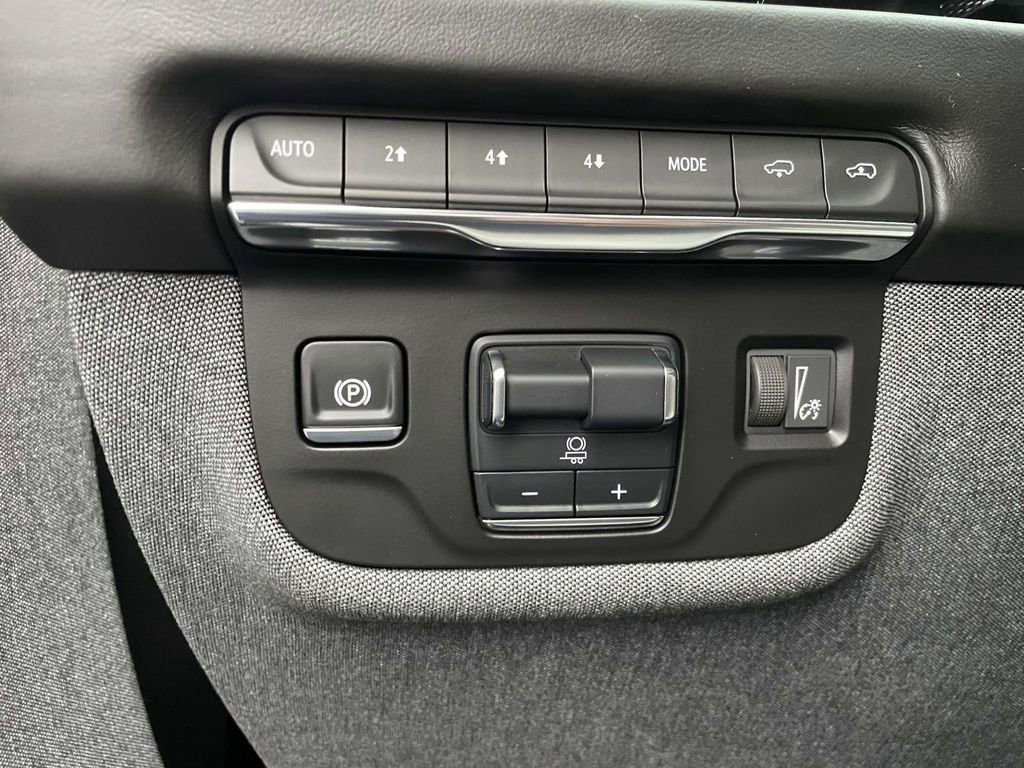 Certified 2025 Cadillac Escalade ESV Sport Platinum image 23