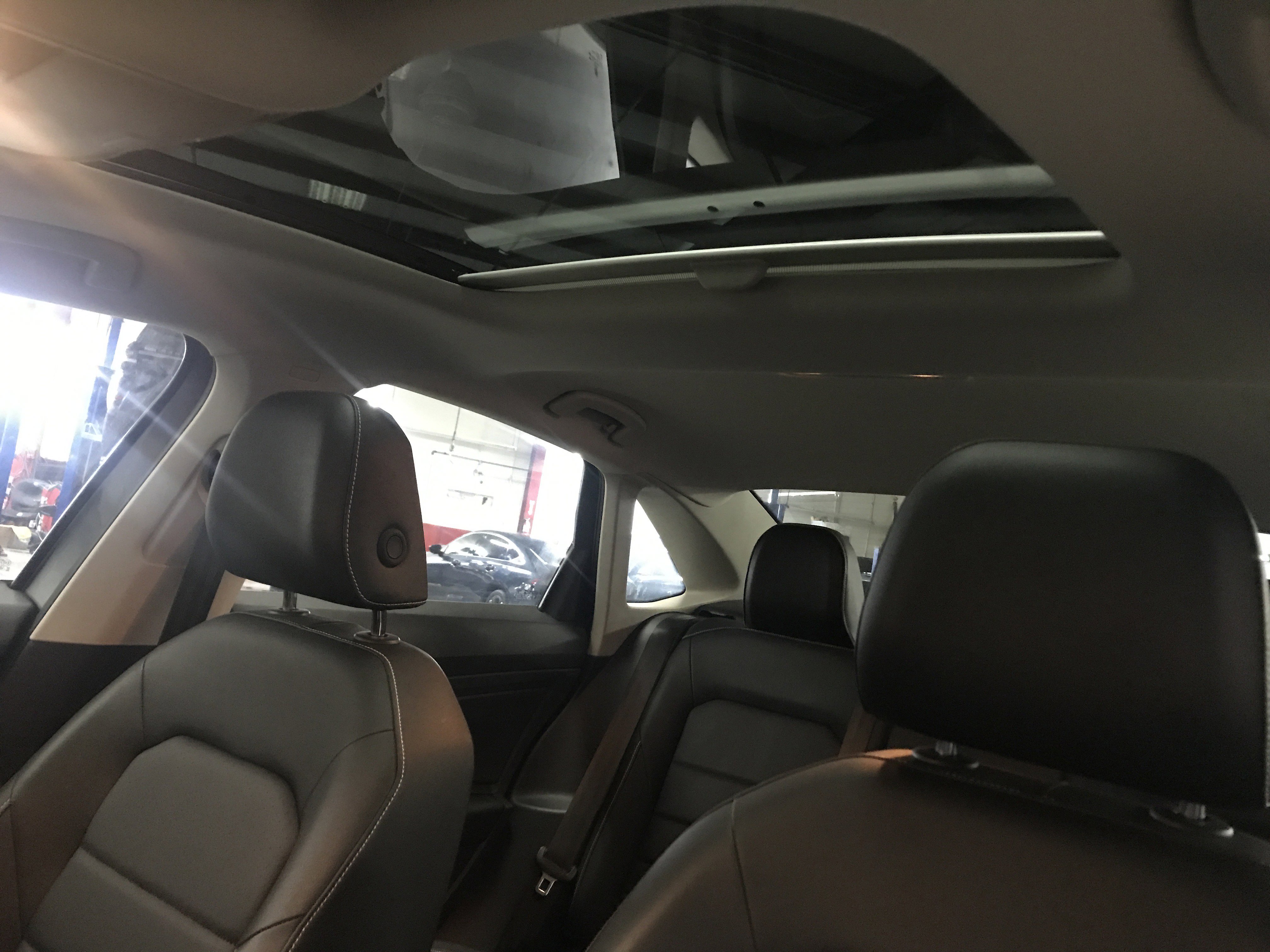 Used 2024 Volkswagen Jetta SE w/ Panoramic Sunroof Package FWD image 17