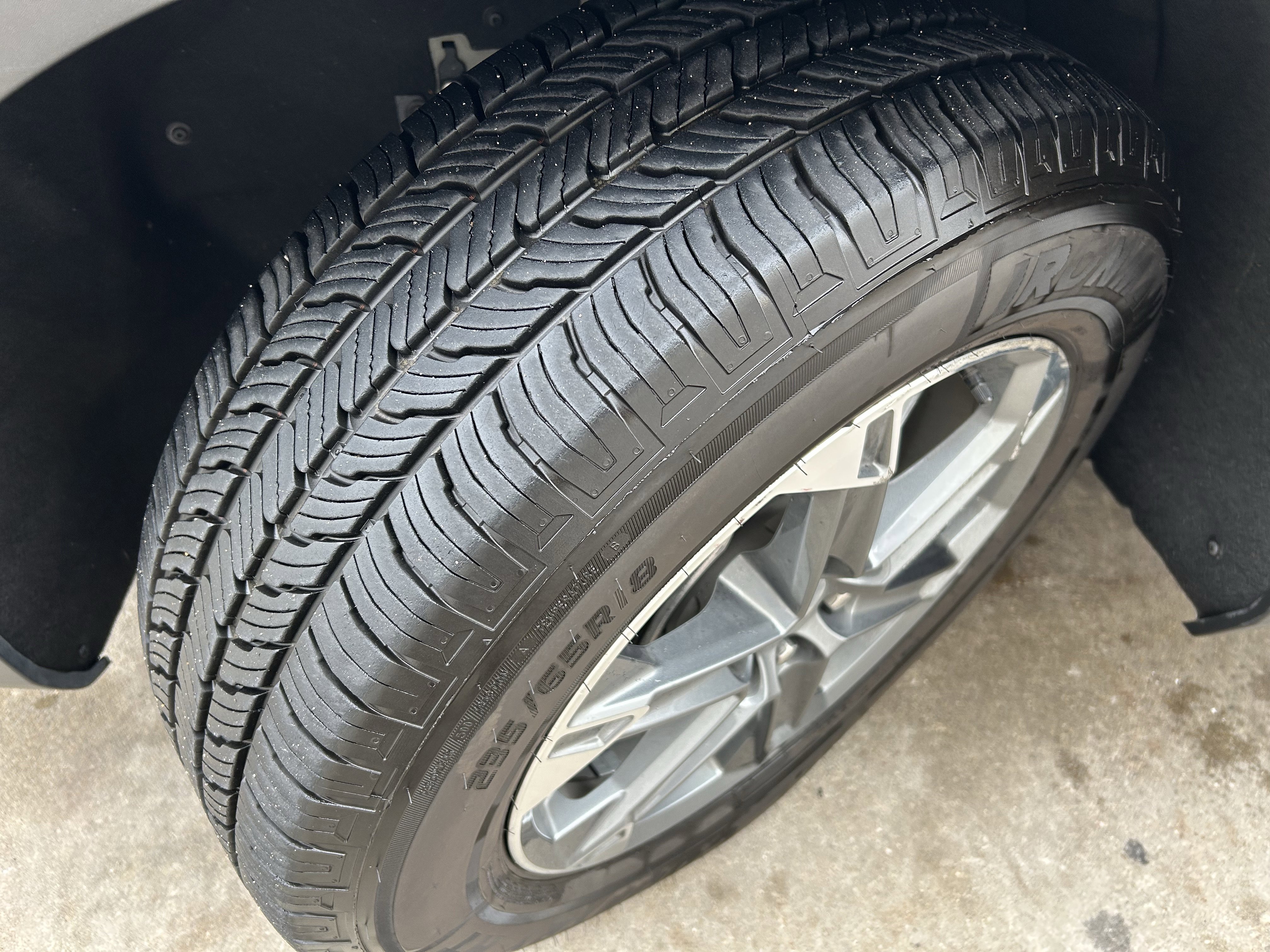 Used 2025 Chevrolet Blazer LT image 9