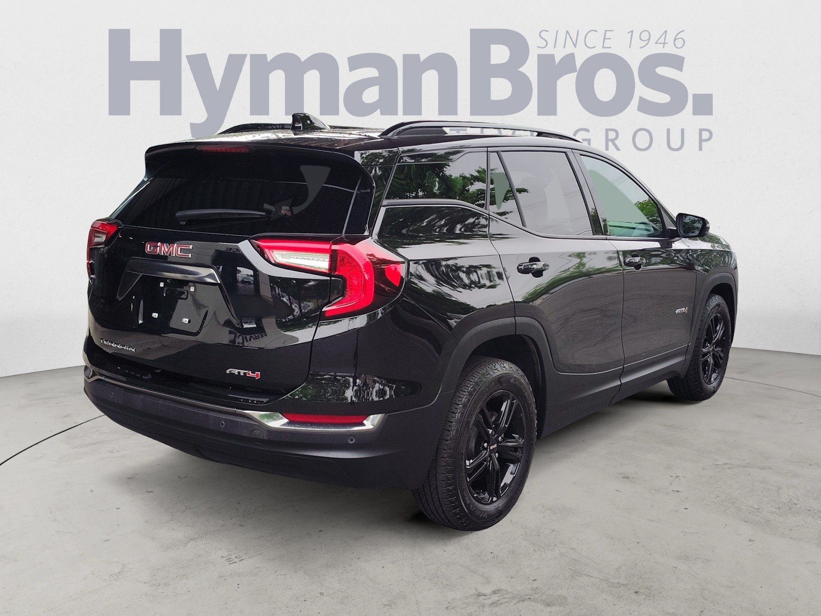Used 2023 GMC Terrain AT4 w/ Tech Package AWD/4WD image 3