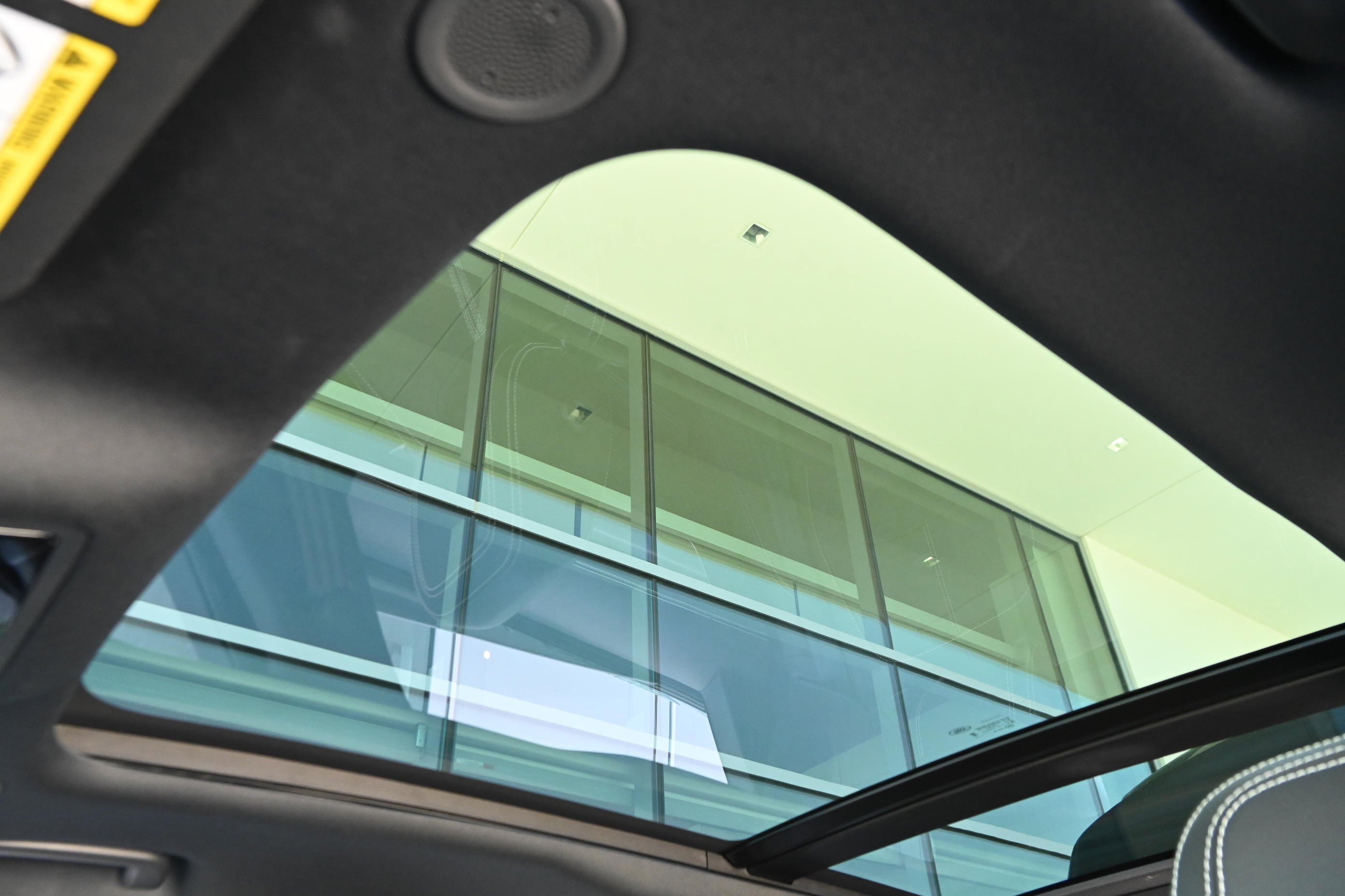 Used 2025 Jaguar F-PACE R-Dynamic S image 27