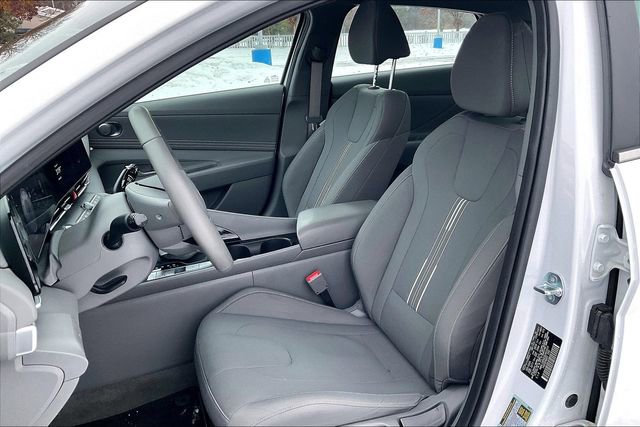 Certified 2025 Hyundai Elantra SEL image 25