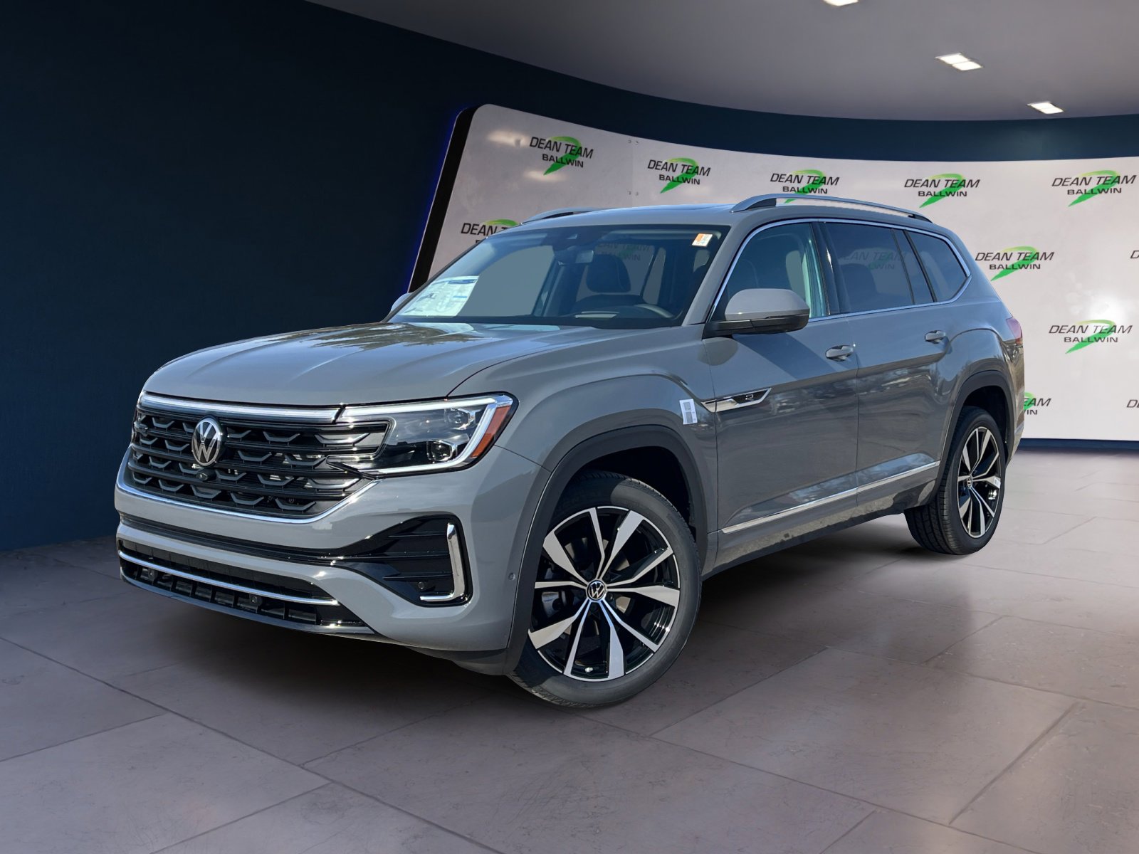 New 2026 Volkswagen Atlas SEL Premium R-Line image 3