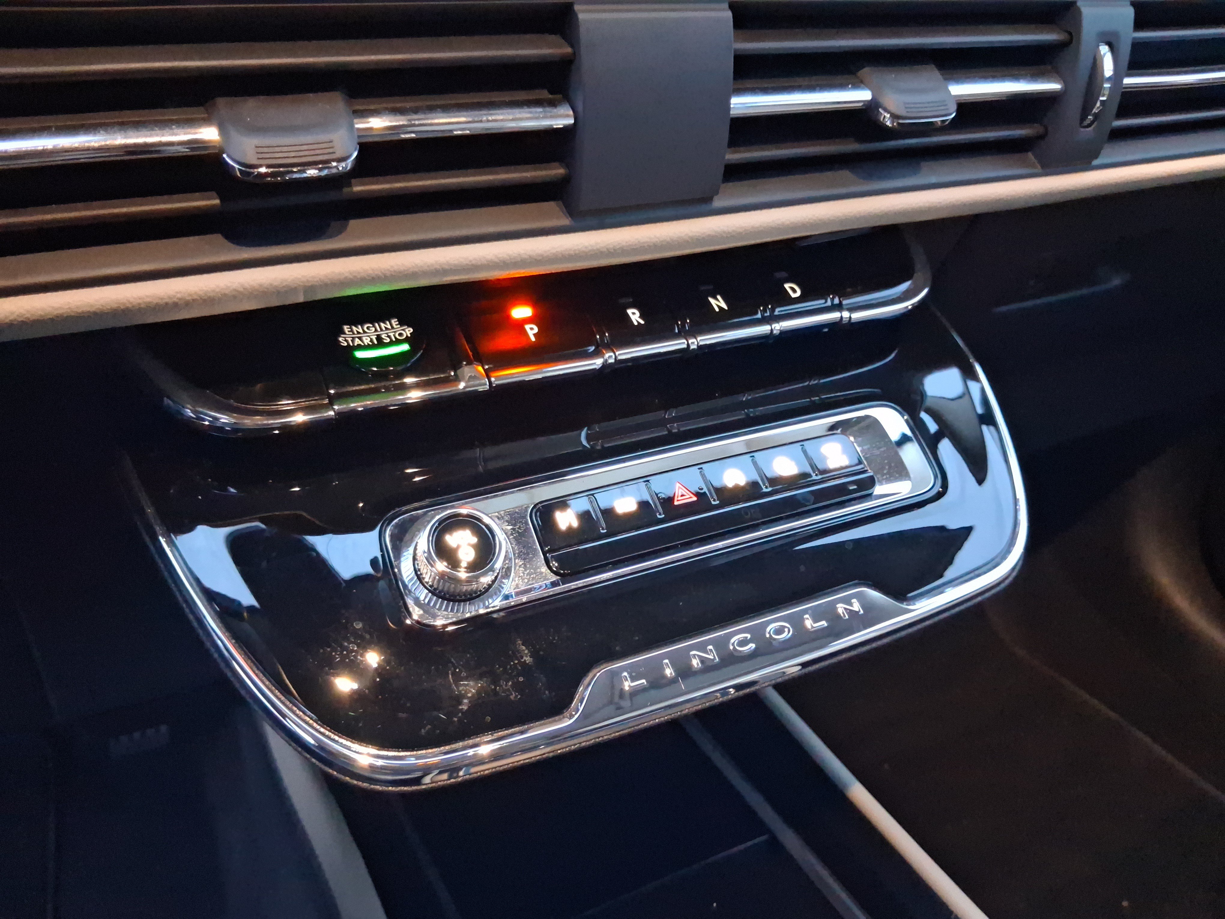 Certified 2025 Lincoln Corsair FWD image 18