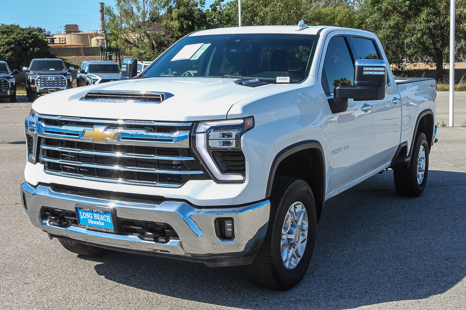 Used 2024 Chevrolet Silverado 2500 LTZ image 3