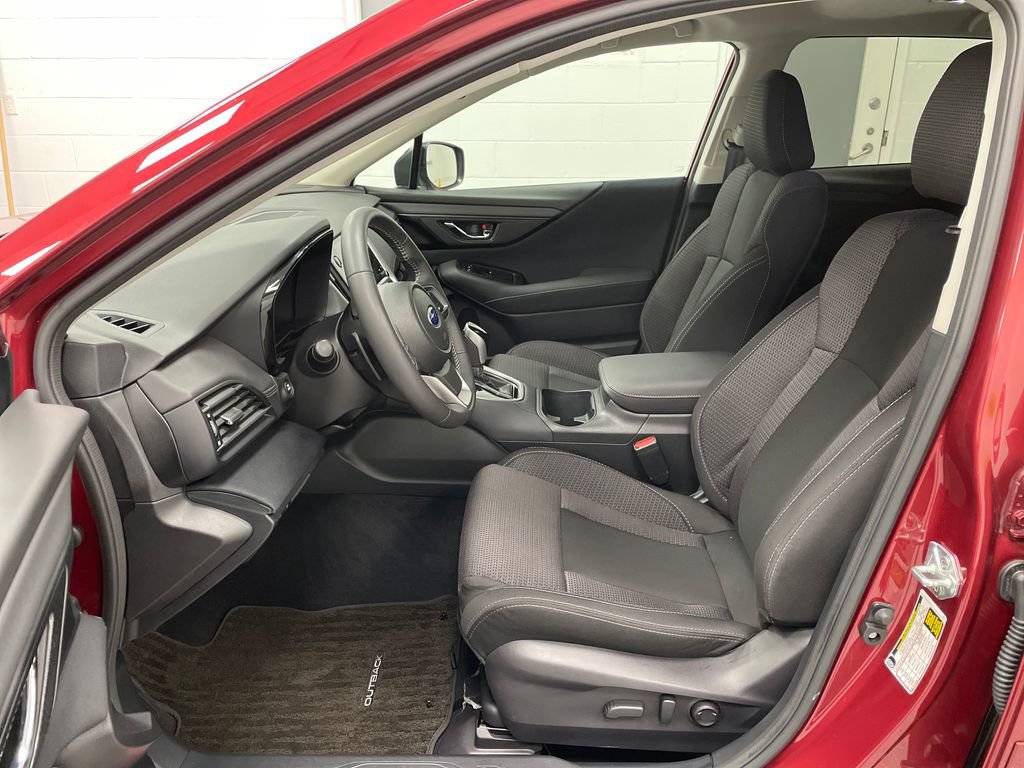 Used 2025 Subaru Outback Premium AWD/4WD image 7