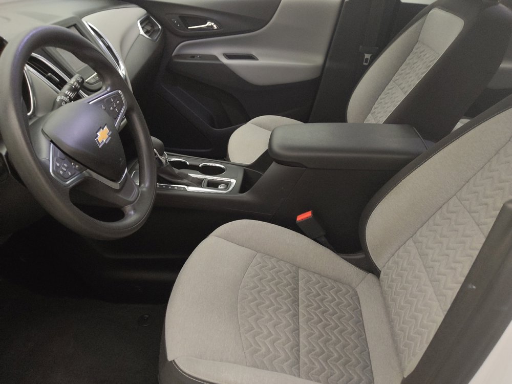Used 2022 Chevrolet Equinox LS FWD image 17