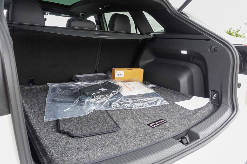 New 2026 Volkswagen Atlas Cross Sport SEL image 31
