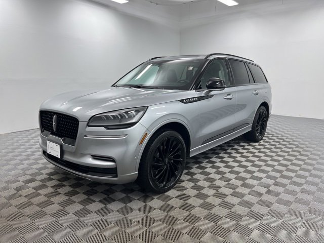 Used 2023 Lincoln Aviator Reserve w/ Equipment Group 201A image 3
