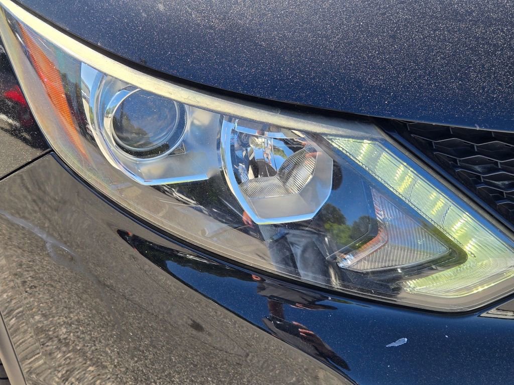 Used 2017 Nissan Rogue Sport SL FWD image 4