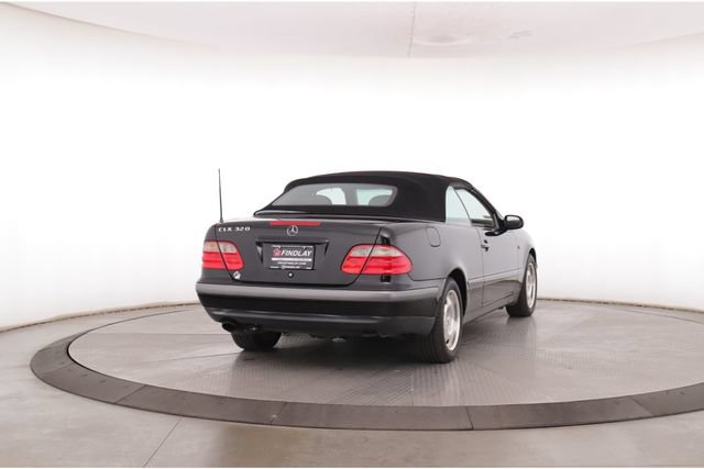 Used 1999 Mercedes-Benz CLK 320 Cabriolet image 8