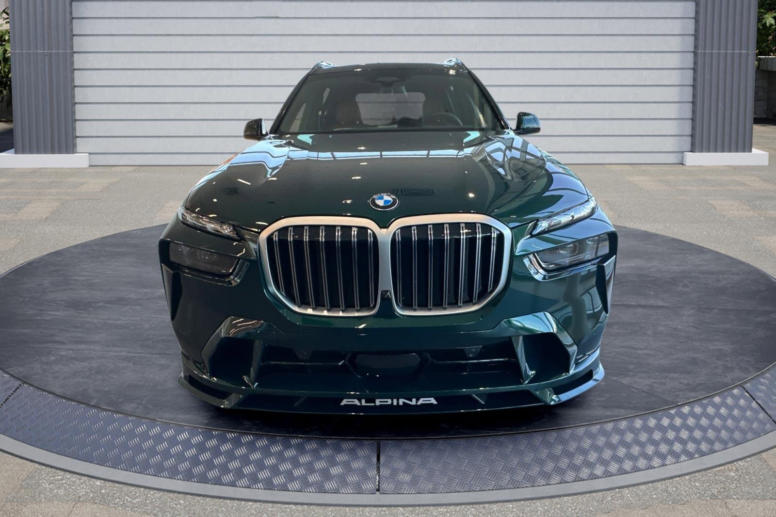 New 2026 BMW ALPINA XB7 image 2