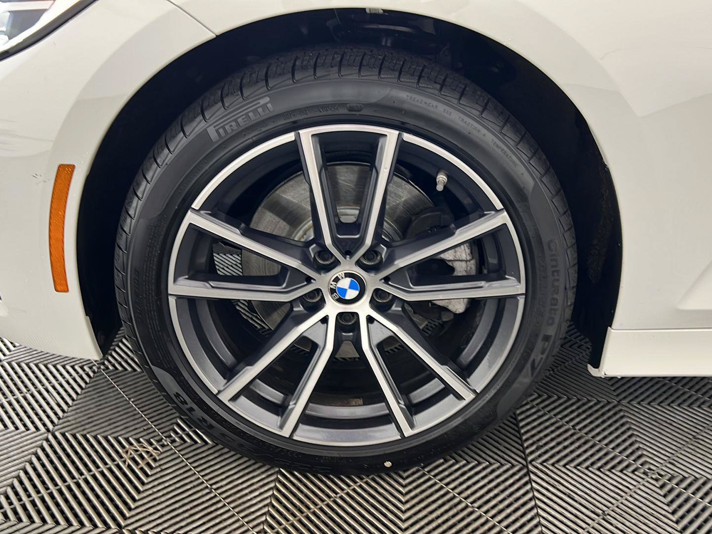 Used 2021 BMW 330i xDrive Sedan w/ Premium Package AWD/4WD image 14