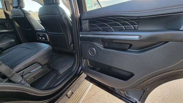 Used 2019 Ford Expedition Platinum image 50