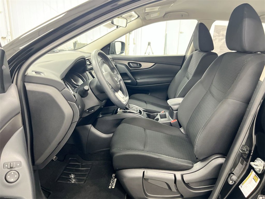 Used 2021 Nissan Rogue Sport S image 18