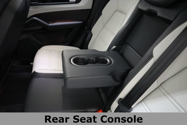 Used 2026 Porsche Cayenne AWD/4WD image 48