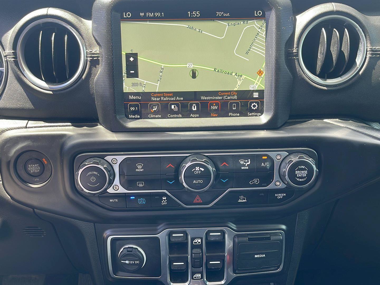 Used 2023 Jeep Wrangler Unlimited Sahara AWD/4WD image 15