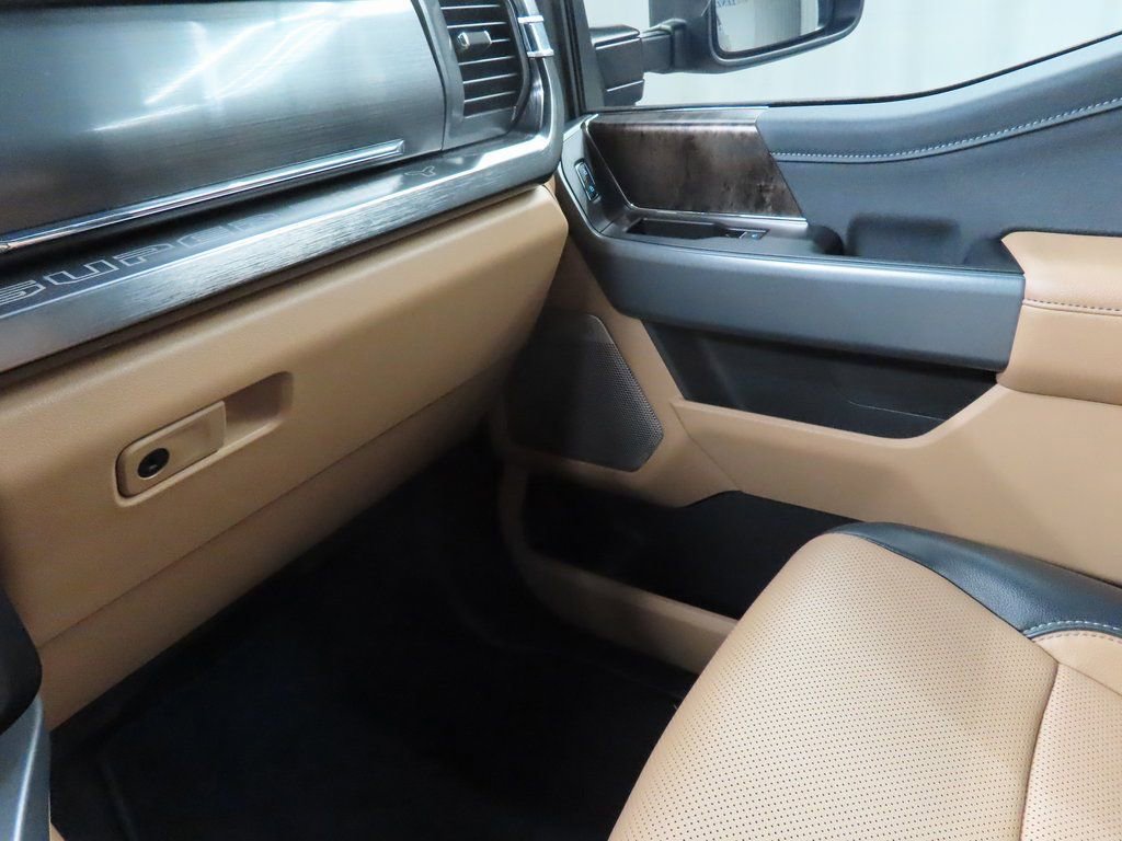 Used 2024 Ford F250 Lariat w/ Black Appearance Package AWD/4WD image 26