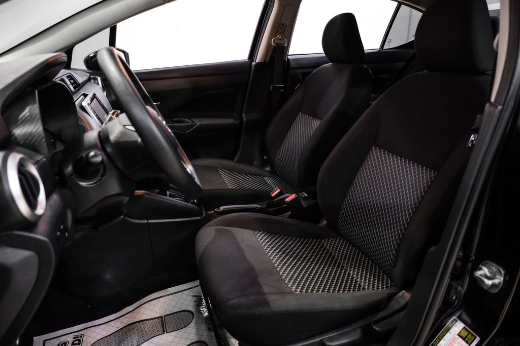 Used 2021 Nissan Versa S image 32