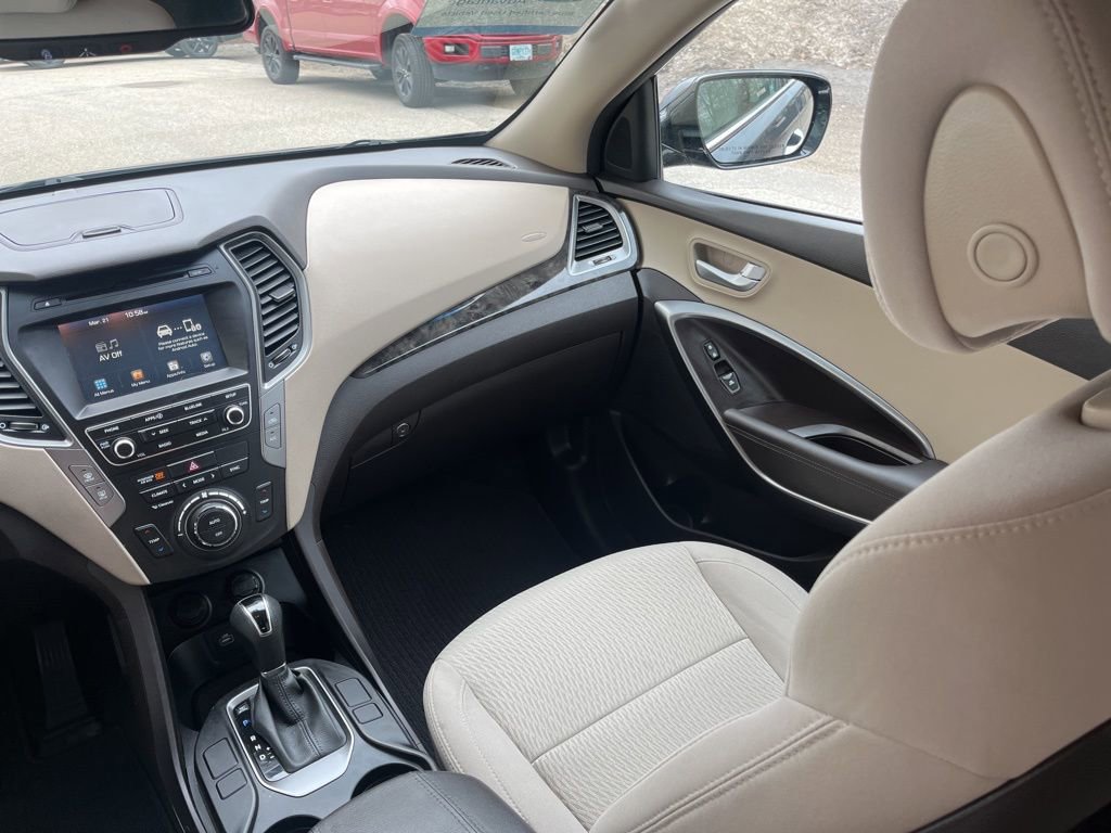 Used 2017 Hyundai Santa Fe Sport image 15