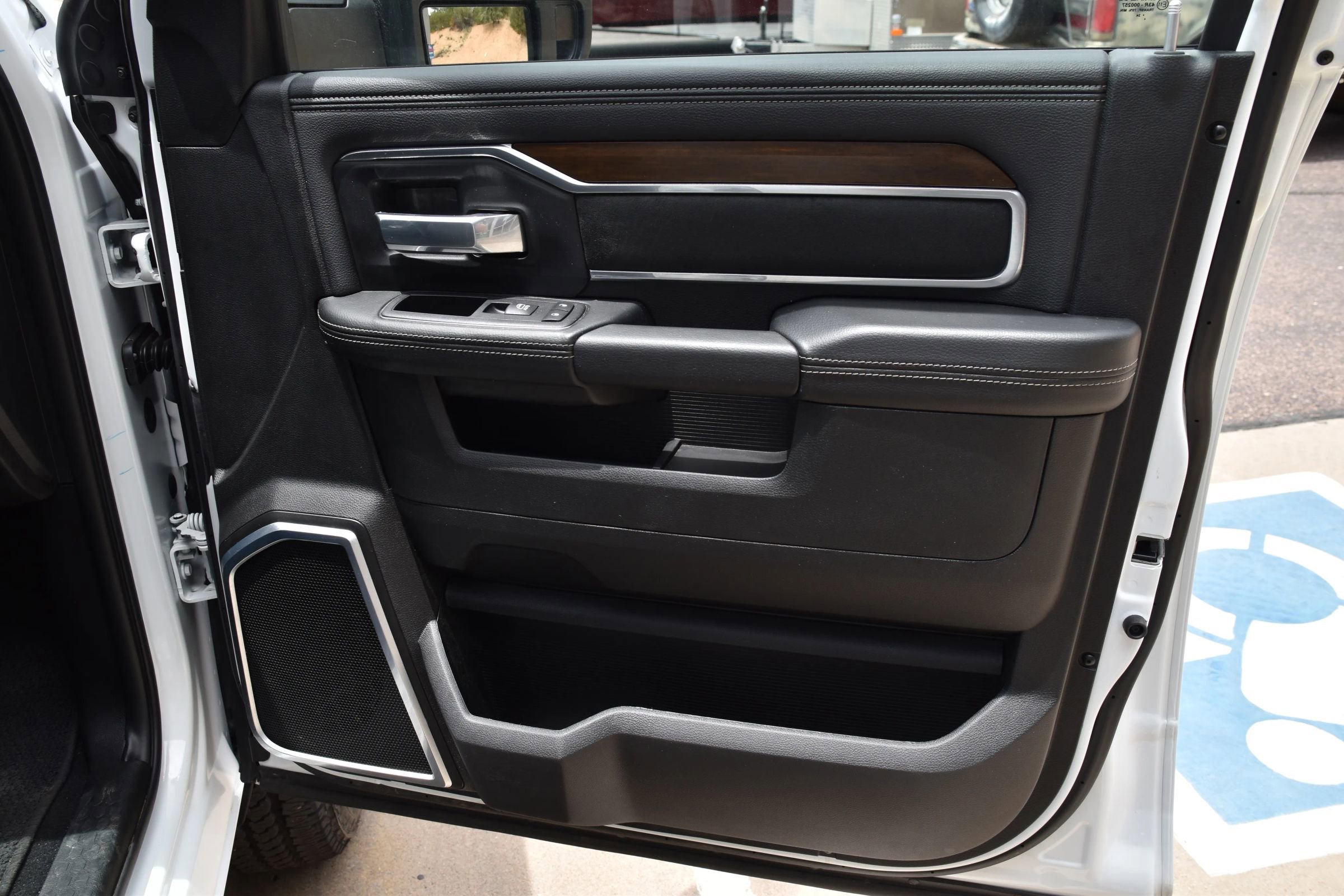 Used 2024 RAM 2500 Laramie image 27