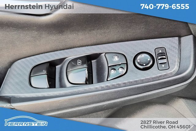 Used 2023 Nissan Sentra SV image 17