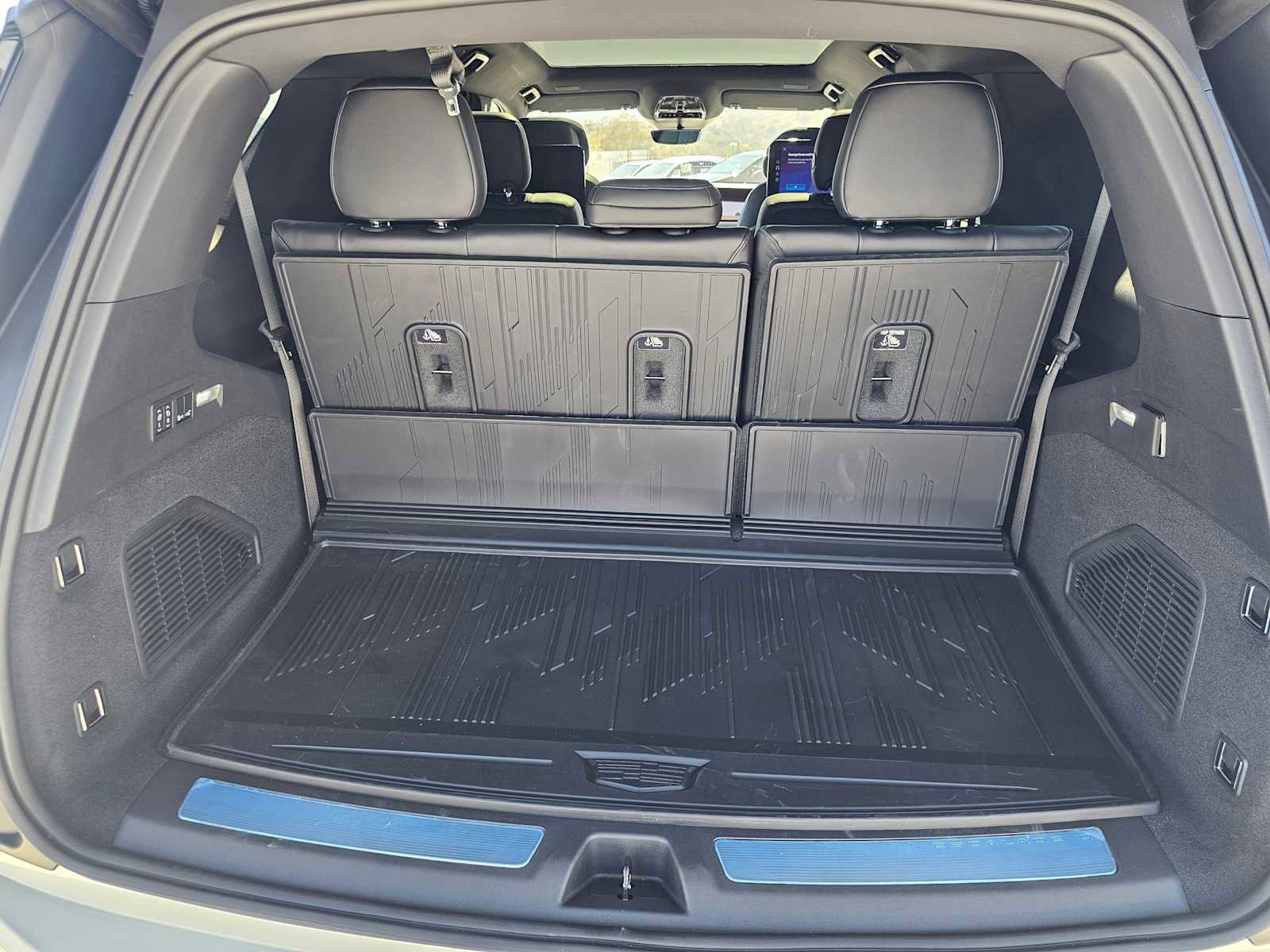 New 2026 Cadillac Escalade IQL Sport 1 w/ LPO, Floor Liner Package AWD/4WD image 16