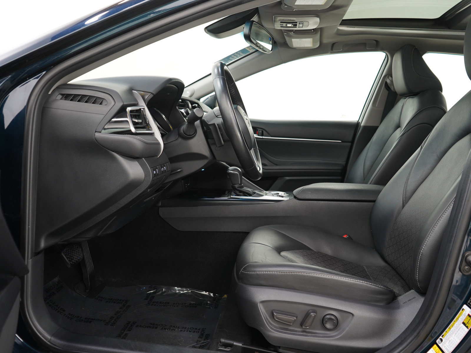 Used 2018 Toyota Camry XSE FWD image 18