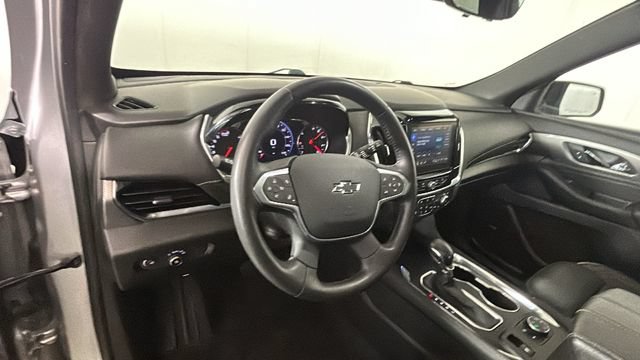 Used 2022 Chevrolet Traverse Premier w/ Redline Edition AWD/4WD image 13